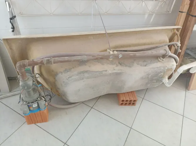 Banheira de hidromassagem em ótimo estado