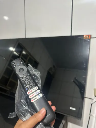 Smartv 50 4k semp TCL no plástico
