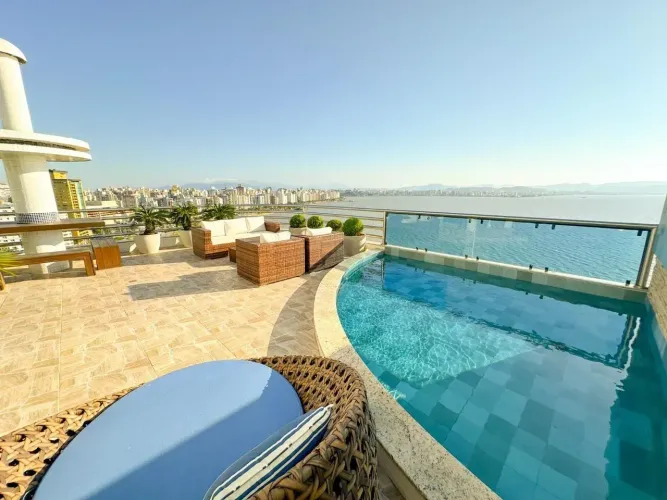 Cobertura de frente para Beira Mar com 431 m2, 5 quartos na Agronômica - Florianópolis - S