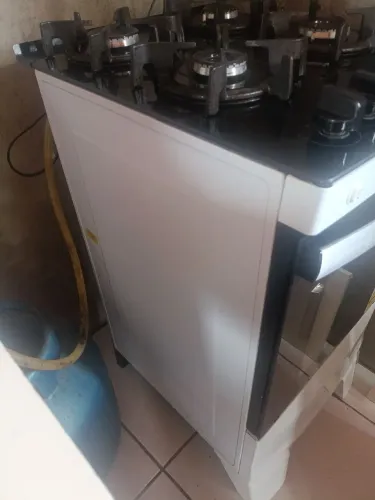Fogão automático ótimo estado, apenas alguns meses de uso