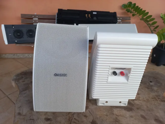 Caixa de som yamaha som ambiente para som eterno e interno