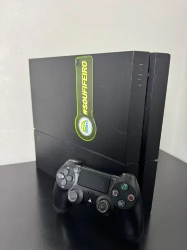 PS4 Fat. 500 GB Impecável