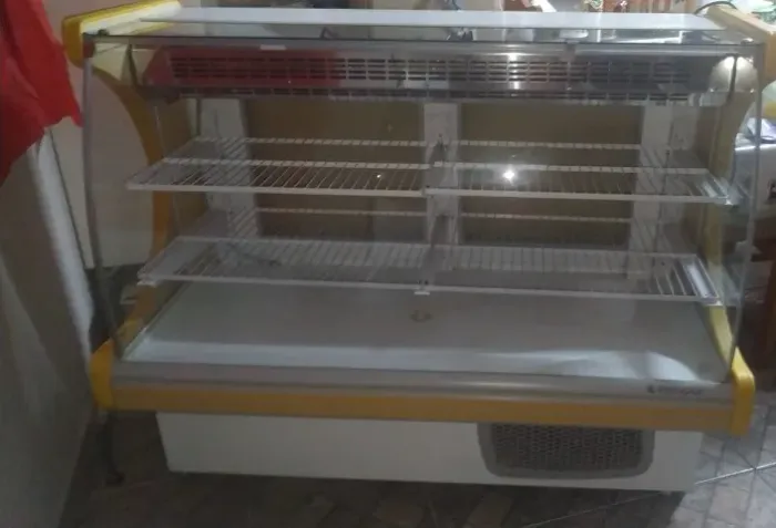 Expositor Refrigerado Gelopar GEPV-140 AM/VL - 127V - Comercial