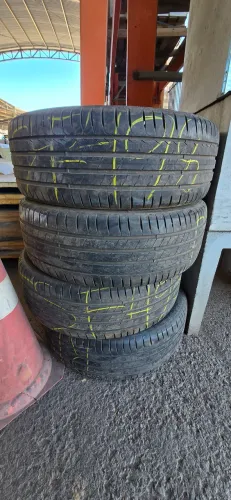 4 Pneus Pirelli 205/55 R17 em ótimo estado.