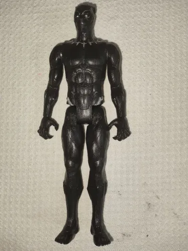 Boneco do Pantera Negra da Marvel