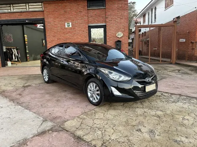 Hyundai Elantra GLS 2.0 16V Flex Aut. 2015