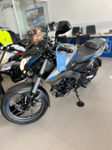 Bajaj D200 Seminova
