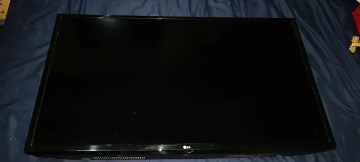 TV LG 43 polegadas com defeito na tela