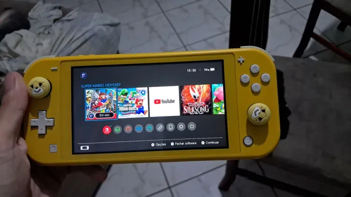 Switch lite desbloqueado na caixa(faço envio)