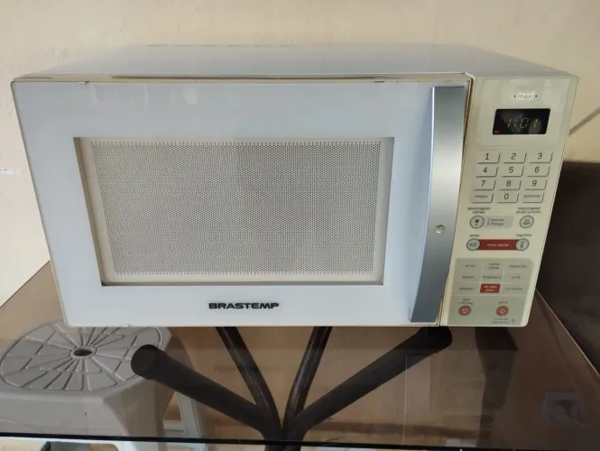 Microondas Brastemp maxi de 30 litros