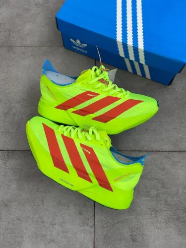 Tênis Adidas Adizero Novo na caixa - Placa de carbono - Corrida - Alta performance 