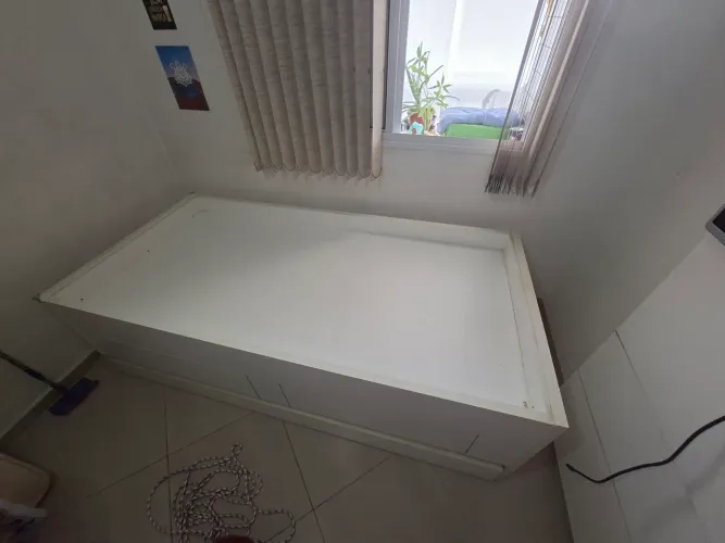Cama de solteiro com gaveta e cama auxiliar
