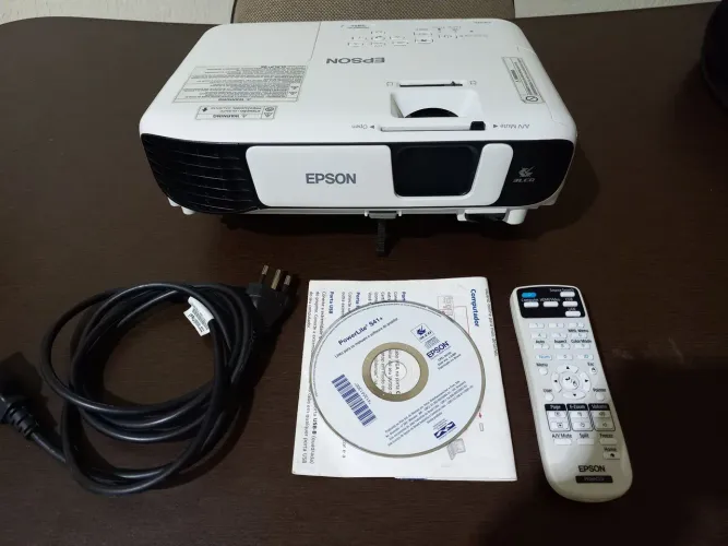 PROJETOR EPSON EM EXCELENTE CONSERVAÇÃO