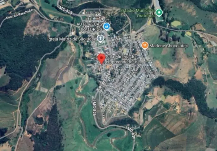 ORATÓRIOS/MG Casa 3 quartos sendo 1 suíte no bairro Antônio Lima de Carvalho