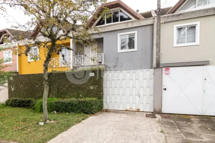 IMOBILIARIA JUVEVE VENDE SOBRADO TRIPLEX, JARDIM SOCIAL , ALTO DA XV, RUA MADRE LEONIE, 80