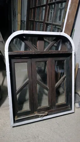 Janela basculante colônial itauba 80cmx1m VENDE-SE