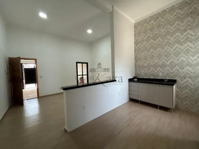 Oportunidade - Casa - Jardim Satélite - 3 Dormitórios - 105m². Aceita apto como parte de p
