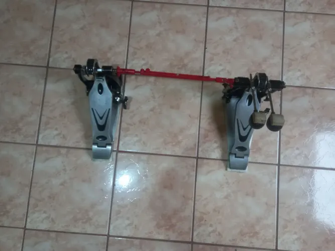 Pedal duplo