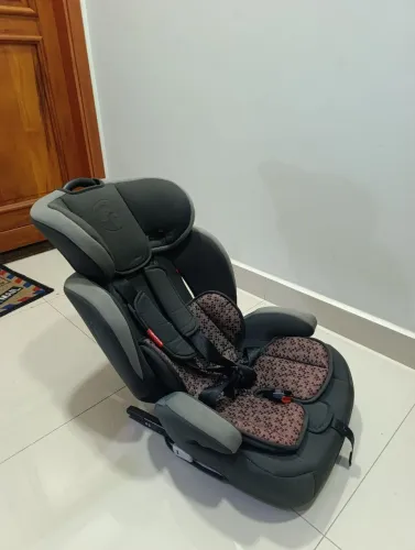 Cadeirinha de bebê Fisher price com isofix