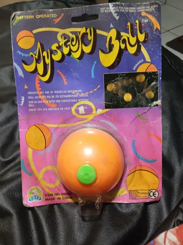 VINTAGE ANOS 90 RARIDADE PARA COLECIONADORES MYSTERY BALL. DIFÍCIL ENCONTRAR NO BRASIL