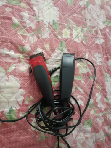 vendo essas duas máquinas de cortar cabelo em perfeito estado