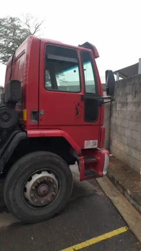Vendo Ford Cargo 2428