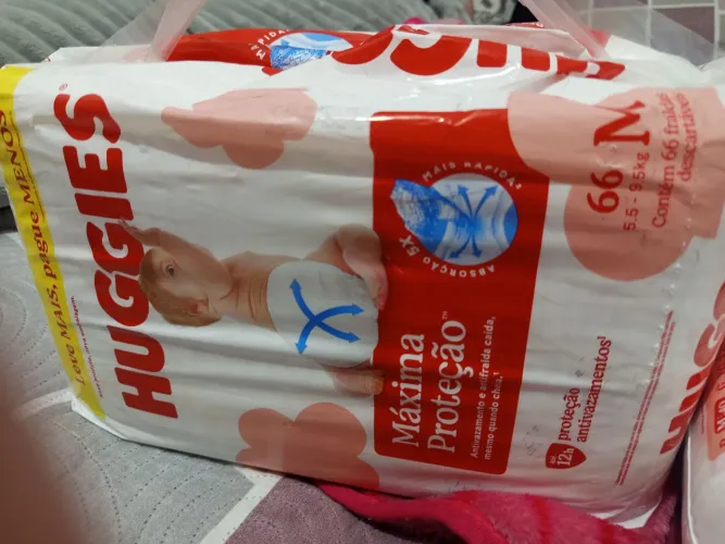 Vendo fraldas Huggies tamanho M