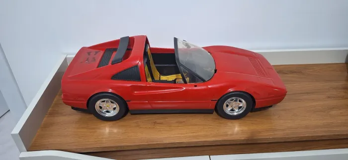 Ferrari da Barbie anos 80