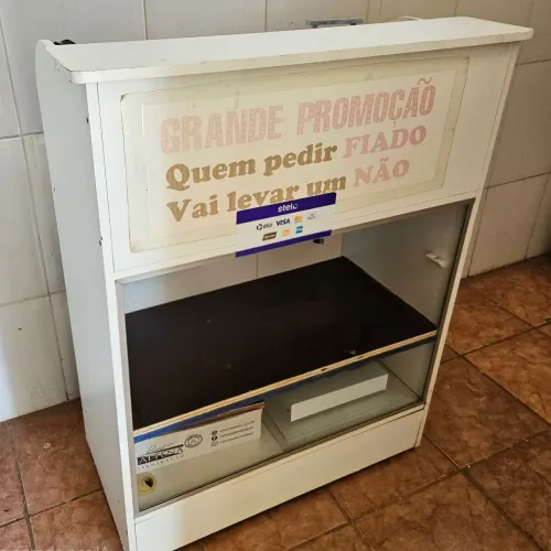 Balcão Expositor Sob Medida (Marceneiro) com Vidro - Ideal para Loja
