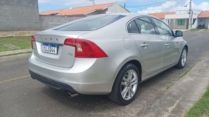 Volvo S60 T-5 2.0 240cv 4P 2011