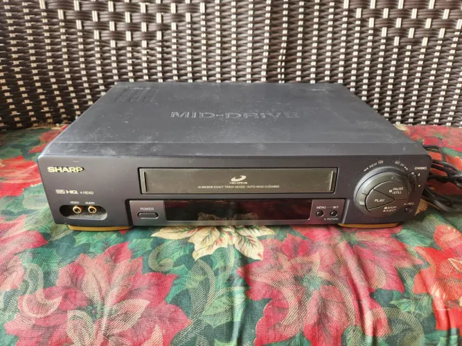Videocassete VCR antigo da Marca Sharp