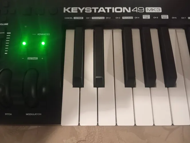 Controlador M Audio keystation mk 49 + interface de áudio 