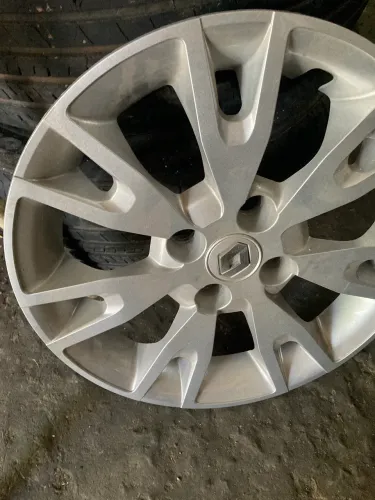 Calota aro 15 Renault Sandero Original Logan entre outros usada