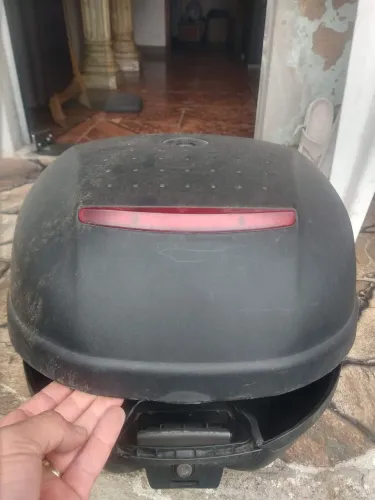 Bau Com Suporte Vend ou Troc