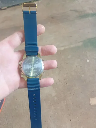 Vendo um relógio