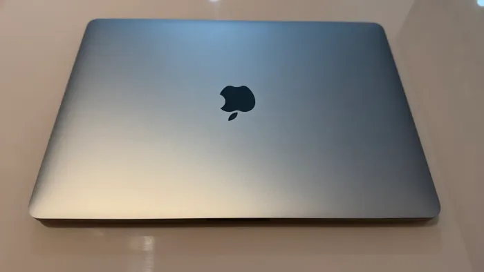 Macbook Pro 2019 Touchbar 13,3" I5 8GB RAM 256GB SSD - Silver