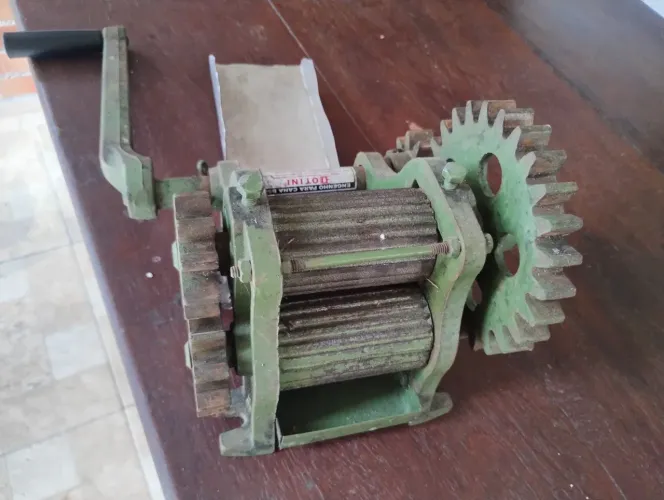 Moenda de cana manual