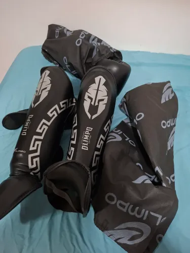 Kit Sparring Muay Thai Olimpo Luva + Caneleira