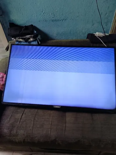 Tv Philips com defeito 50 polegadas vem