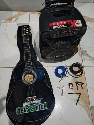 Vendo kit violão.