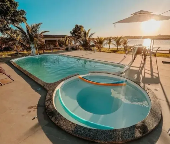 PISCINA COM SPA - ZEUS - AQUECIDA COM LED E CASCATA
