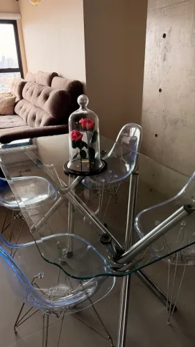 Mesa de Jantar de Vidro 1,60m + 4 Cadeiras Transparentes