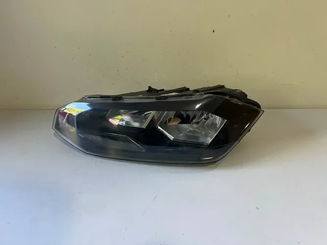 Farol esquerdo Polo / Virtus 2017/2018/2019/2020/2021
