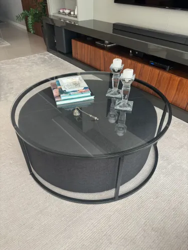Mesa de centro com puff