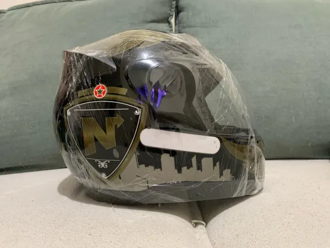 Capacete Tamanho 56 em Excelente Estado