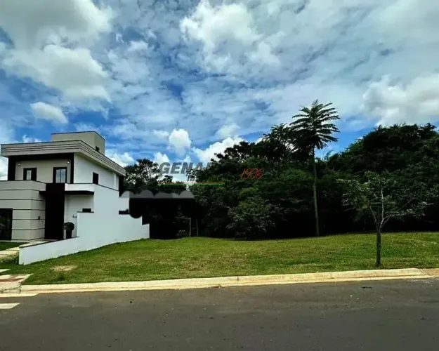 Terreno no Condomínio London Park a venda com 388 m e fundo para mata