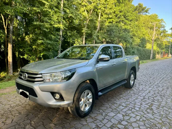 Toyota Hilux CD SRV 4X4 2.8 TDI Diesel Aut. 2016