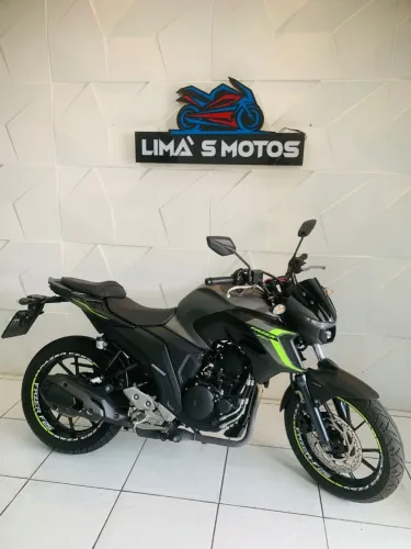 VENDO OU TROCO YAMAHA FAZER 250 2024 ( LIMAS MOTOS)