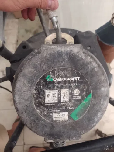 Trava cinto retrátil - usado funcionando perfeitamente