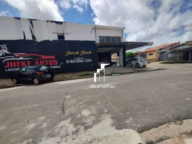 Casa/Ponto Comercial/Galpão + Sobrado Duplex - com 3 dormitórios à venda - São Pedro - Ter